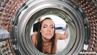 MILF Luna Star gets her pussy drilled doggystyle