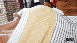 Mature Alexis Fawx gets massaged