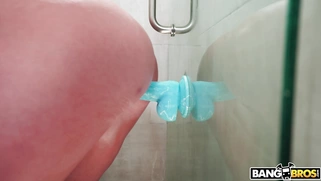 Lolly Dames is playing with the dildo in the shower