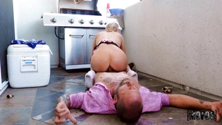 Bigtit Ava Sinclaire rides Scott Nails' hard dick with her asshole