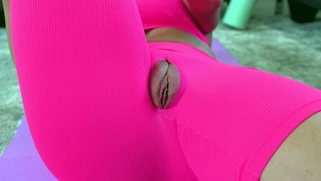 Rachael Cavalli flashes her pussy wearing torn yoga pants