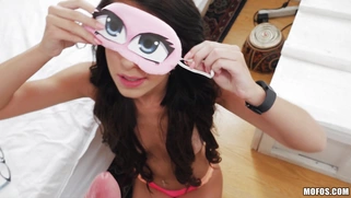 Blindfolded teen Joseline Kelly sucking fat member in POV