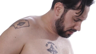 Skylar Snow deepthroats Tommy Pistol's cock