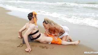 Lola Emme is sucking Jordi's cock in the ocean