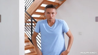 Paige Owens makes sexy pics on her phone