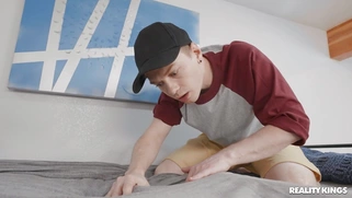 Ariana Aimes and Cali Caliente are sucking Alex Jett's cock