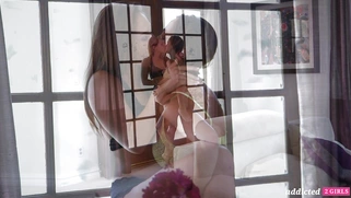 Abigail Mac and Sara Luvv are kissing