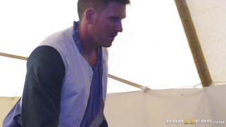 Aletta Ocean drops down to take a nice facial finish