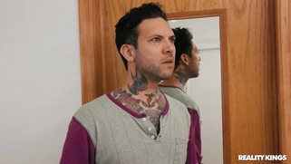 Alina Ali gives nice blowjob to Small Hands