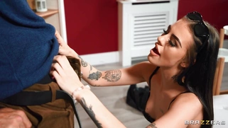 Shay London is sucking the giant cock in POV