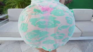 Kate Dee shows off her amazing big ass poolside