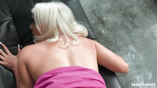 Gia OhMy gets her shaved pussy slammed in spoon