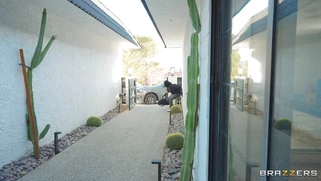 Ebony Nia Nacci is sucking Oliver Davis' white cock