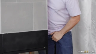 Busty Siri Dahl and Kitana Montana play lesbo games