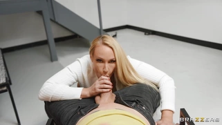 MILF Mellanie Monroe gives nice blowjob in POV