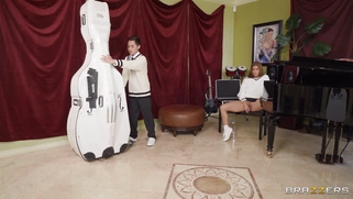 Jesse Pony is dildoing her pussy