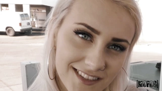 Indica Monroe is sucking cock in car