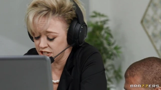 Blonde mom Dee Williams gets fucked standing