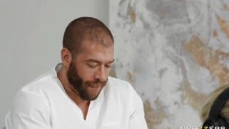 Blonde mom Dee Williams gets fucked standing