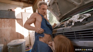 Amber Stark is sucking Clarke Kent's cock