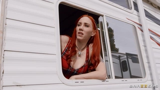 Amber Stark is sucking Clarke Kent's cock