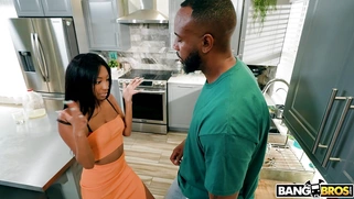 Ada Vera is sucking BBC in the kitchen