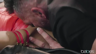 Ember Snow gets her pussy licked by Mike Mancini