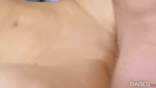 Kiki Cyrus gets jizz on her fucked shaved pussy