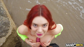 Paola Hard is sucking thick dick on the beach