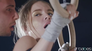 Alessandra Jane gets fucked by Raul Costa standing