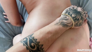 Jessica Starling loves getting her pussy penetrated from behind