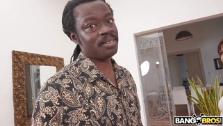 Niki Harris gets her big ass worshipped by Freddy Gong