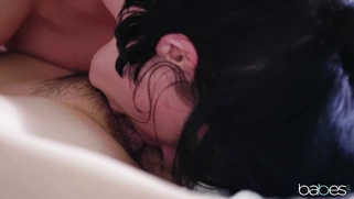 Jenna Sativa and Olive Glass lick each other in 69