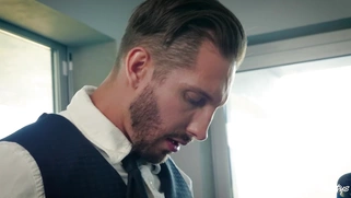 Skylar Snow gives masterful blowjob to Quinton James