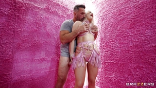 Kylie Page is sucking Manuel Ferrara's big cock