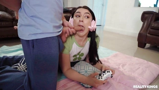 Mandy Muse is sucking Oliver Flynn's cock