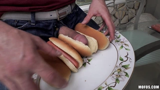 Dude put his sausage in a bun for a hot dog and offers it Keisha Grey