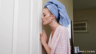 Thick Ass Daphne gets fucked by Mick Blue standing