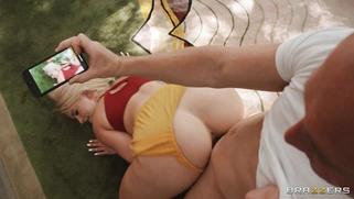 Riley Reign gets banged by Zac Wild doggystyle