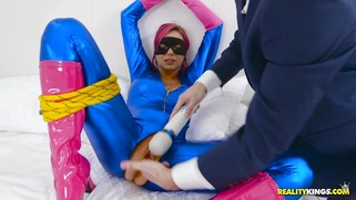 Super heroine Anna Bell Peaks tied herself up and squirted all over the place