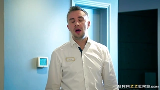 Lonely MILF Alexis Fawx seduces room service guy