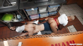 Thick Ass Daphne, Serena Hill and Johnny Love in 3way