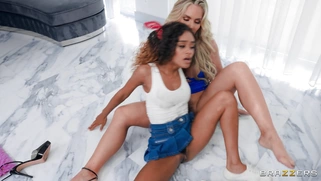 Scarlit S. gets her pussy fingered by Phoenix Marie