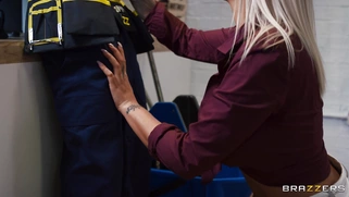 Cameron Cohen is sucking Jordi's cock