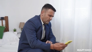 Julia De Lucia shakes her ass on the stiff dick