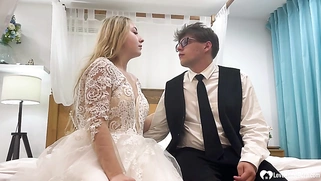 Amateur beauty lets me fuck her ass