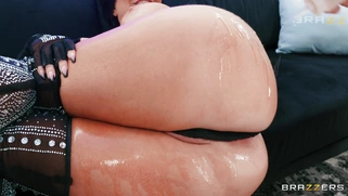 Busty Romi Rain gets her pussy and ass fucked by Manuel Ferrara