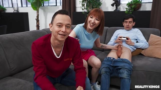 Lilly Mays gives nice blowjob to Jordi