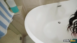 Maid QueenRogueXXX shows off her amazing big butt