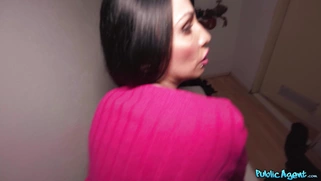 Giulia Diamond gets fucked by Martin Gun standing